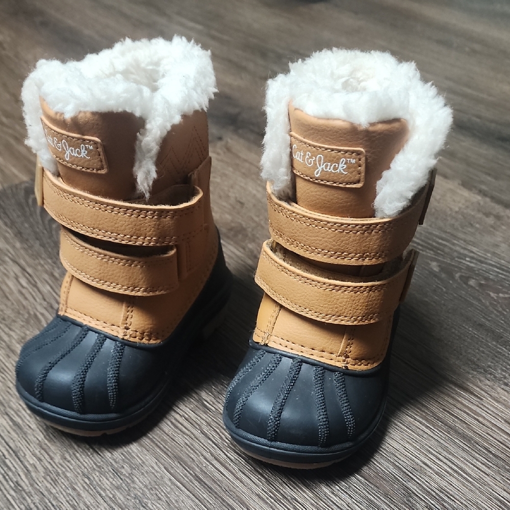 Cat & Jack Tan and Black Kids Snow Boots